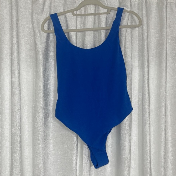 WeWoreWhat scoop one piece towel terry blue - Picture 5 of 8